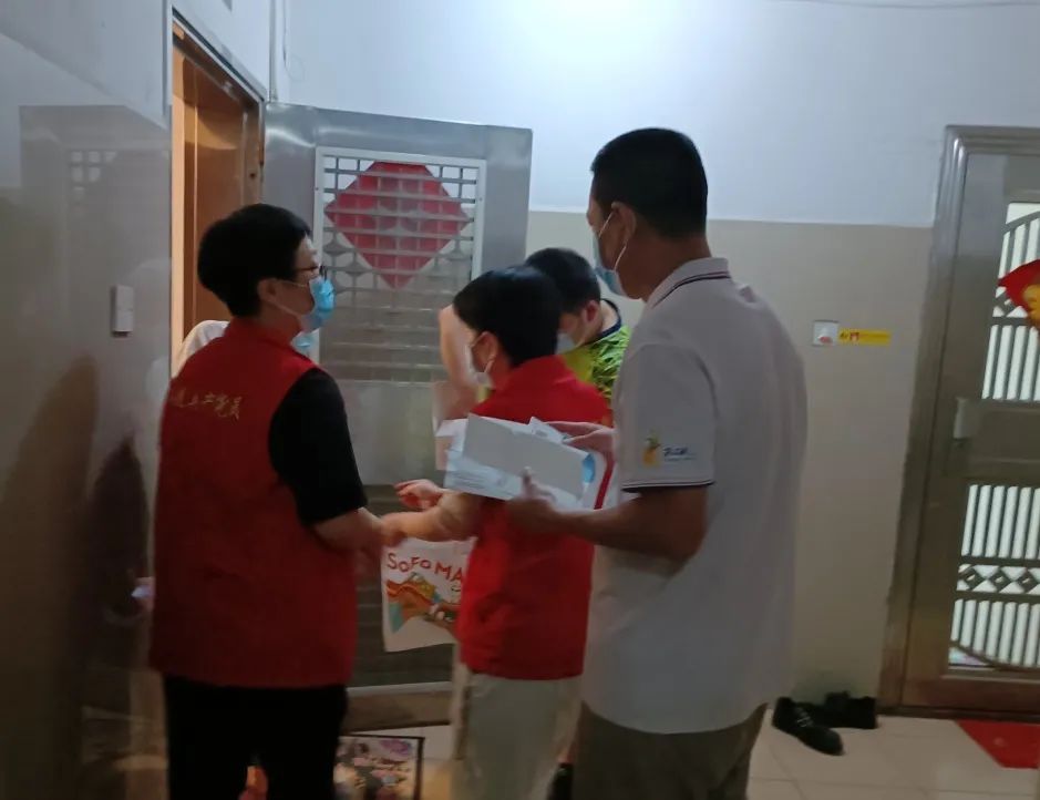 坚守本职齐继续——白云山银河国际公司财务职员战“疫”纪实