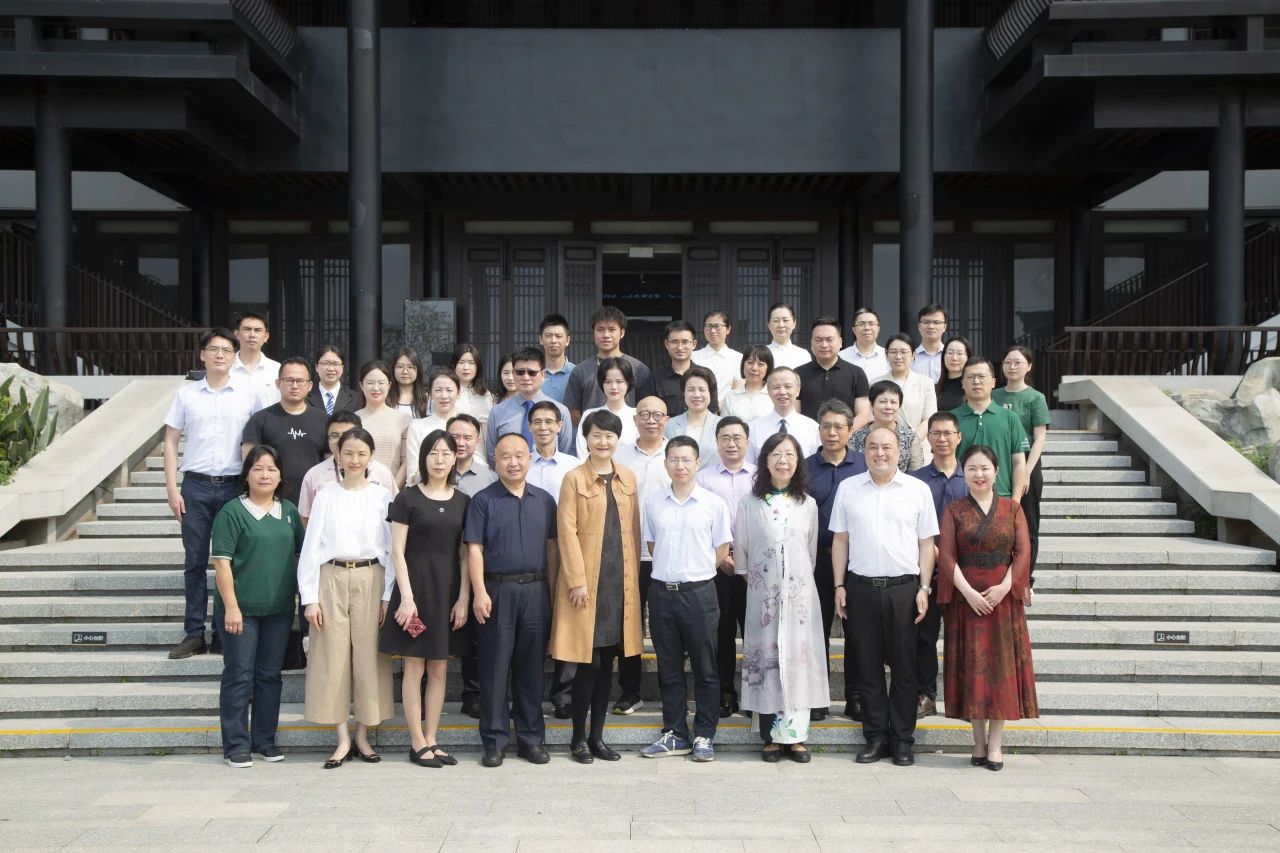 小柴胡非遗文化“活”起来，，，，，，白云山银河国际医圣堂“再出圈”