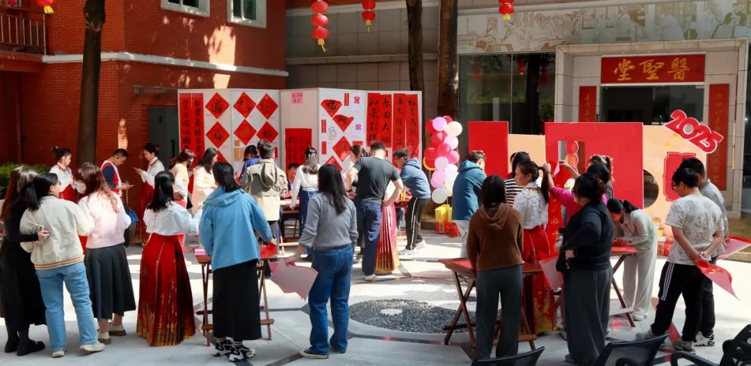 共绘新春文化画卷——白云山银河国际公司“送万福，，，，，进万家”迎新春书法活动圆满举行